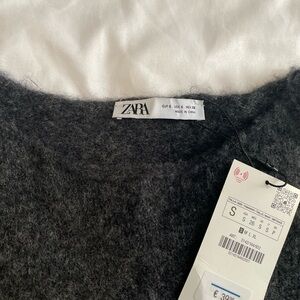Zara Women's Charcoal Cropped Crew Neck Sweater. Size S. NWT